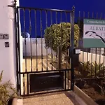2 Bedroom Grandfloor-pto. Del Carmen 아파트 *