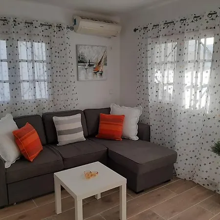 2 Bedroom Grandfloor-pto. Del Carmen Apartment *