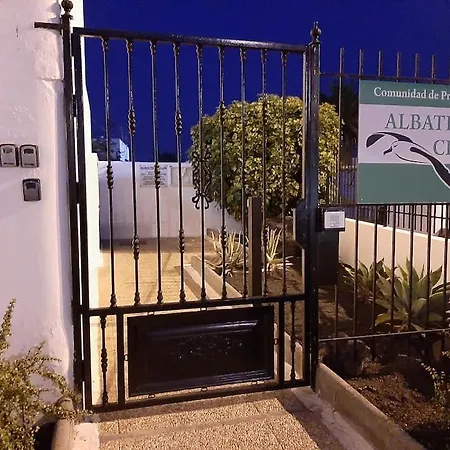 2 Bedroom Grandfloor-pto. Del Carmen Apartment *